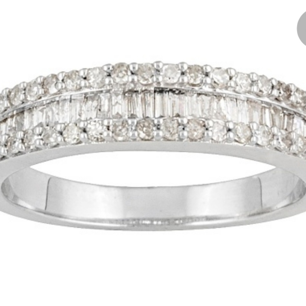 R289  Natural White Diamond Band Ring